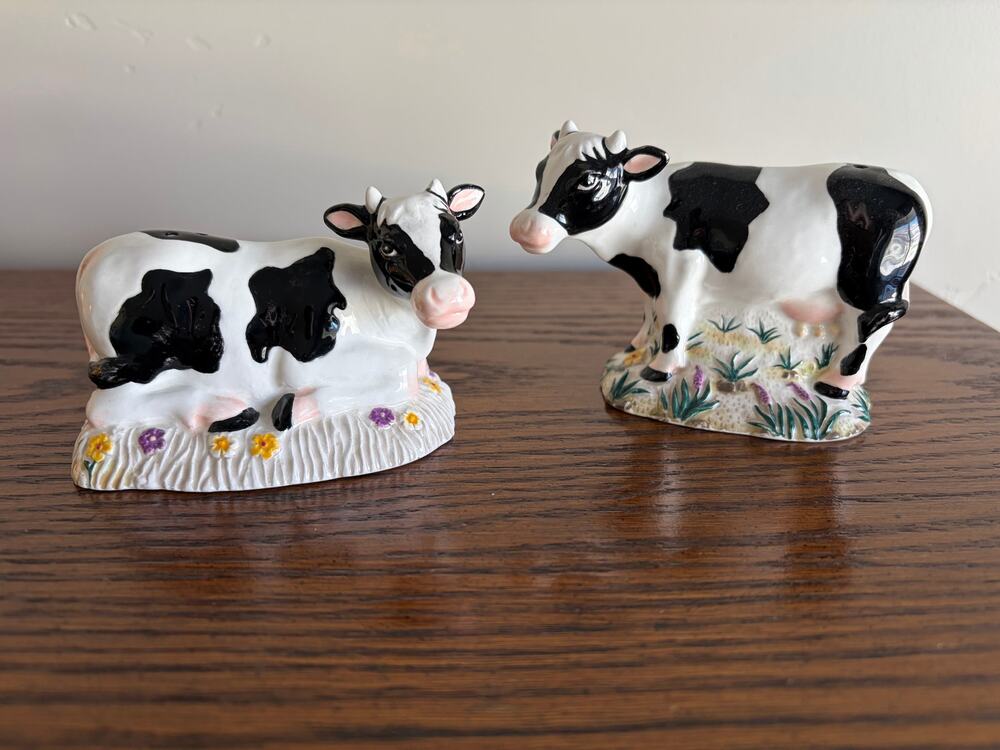 Ceramic Farmhouse Style Cow Salt and Pepper Shakers Holstein Collectible